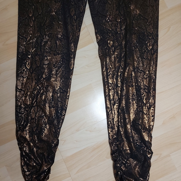 Tina Knowles Black & Gold Stretch Snakeskin Pattern Leggings - Picture 7 of 9
